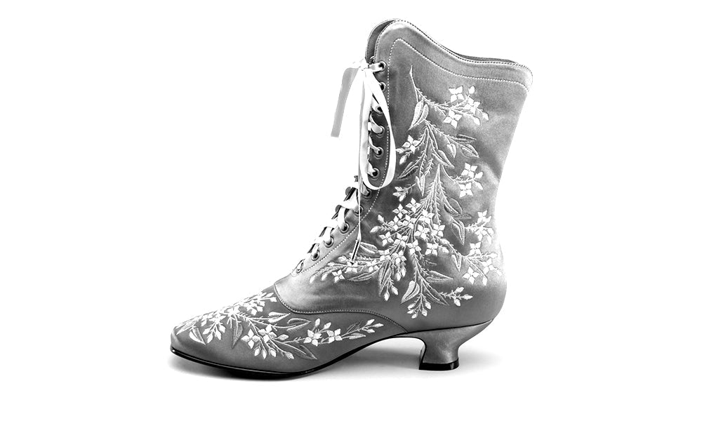 Flora Women's Embroidered Boots (Lavender)