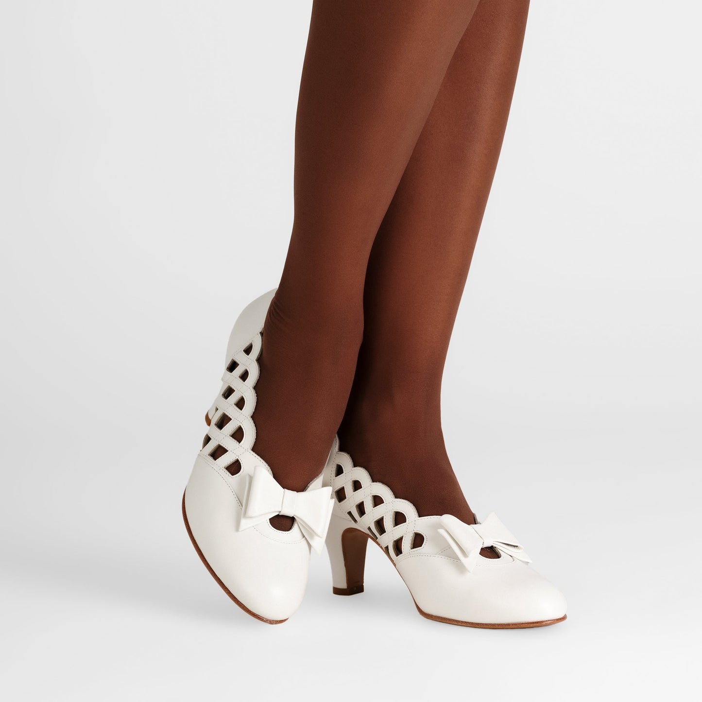 Jessie Vintage Pumps (Soft Ivory)
