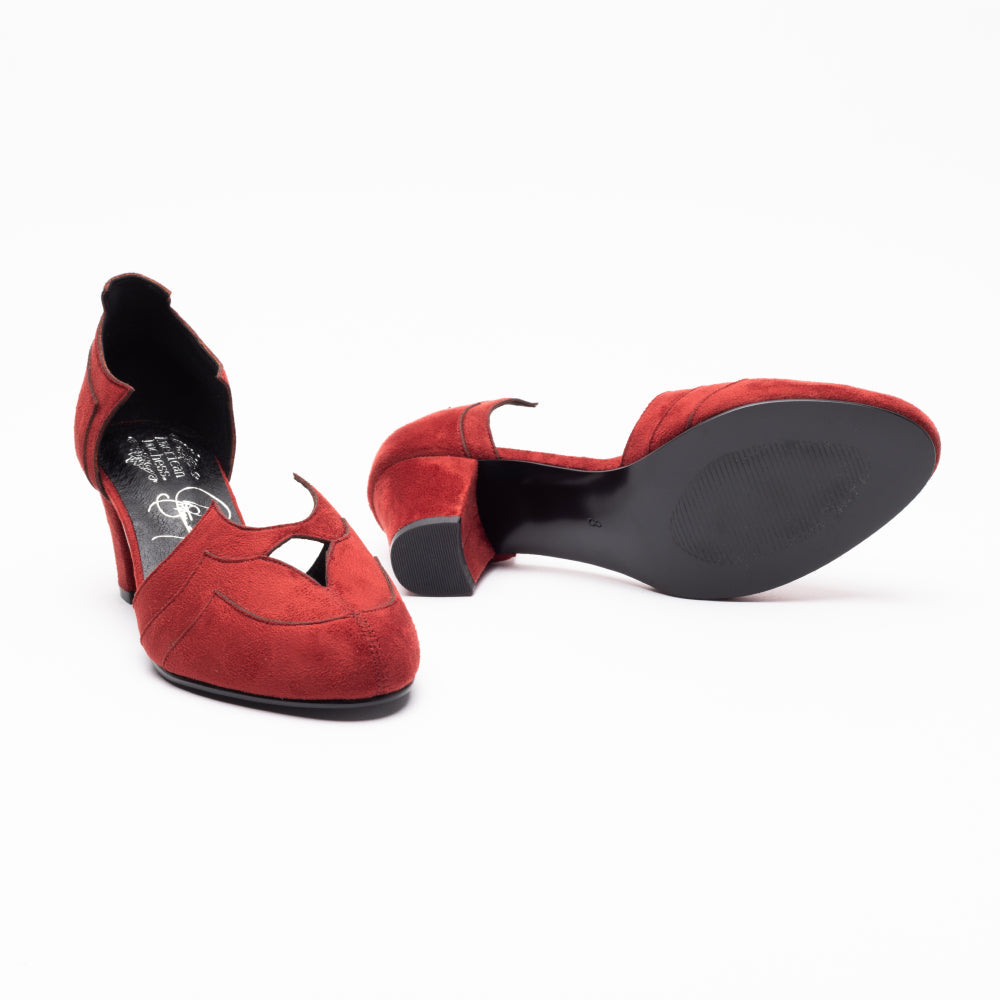 Christine Vintage Pumps (Garnet Cloak)