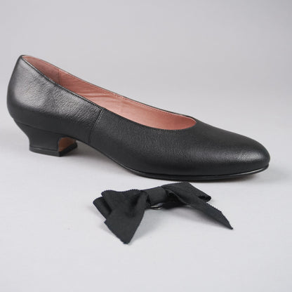 Waltz Edwardian Slipper (Black)