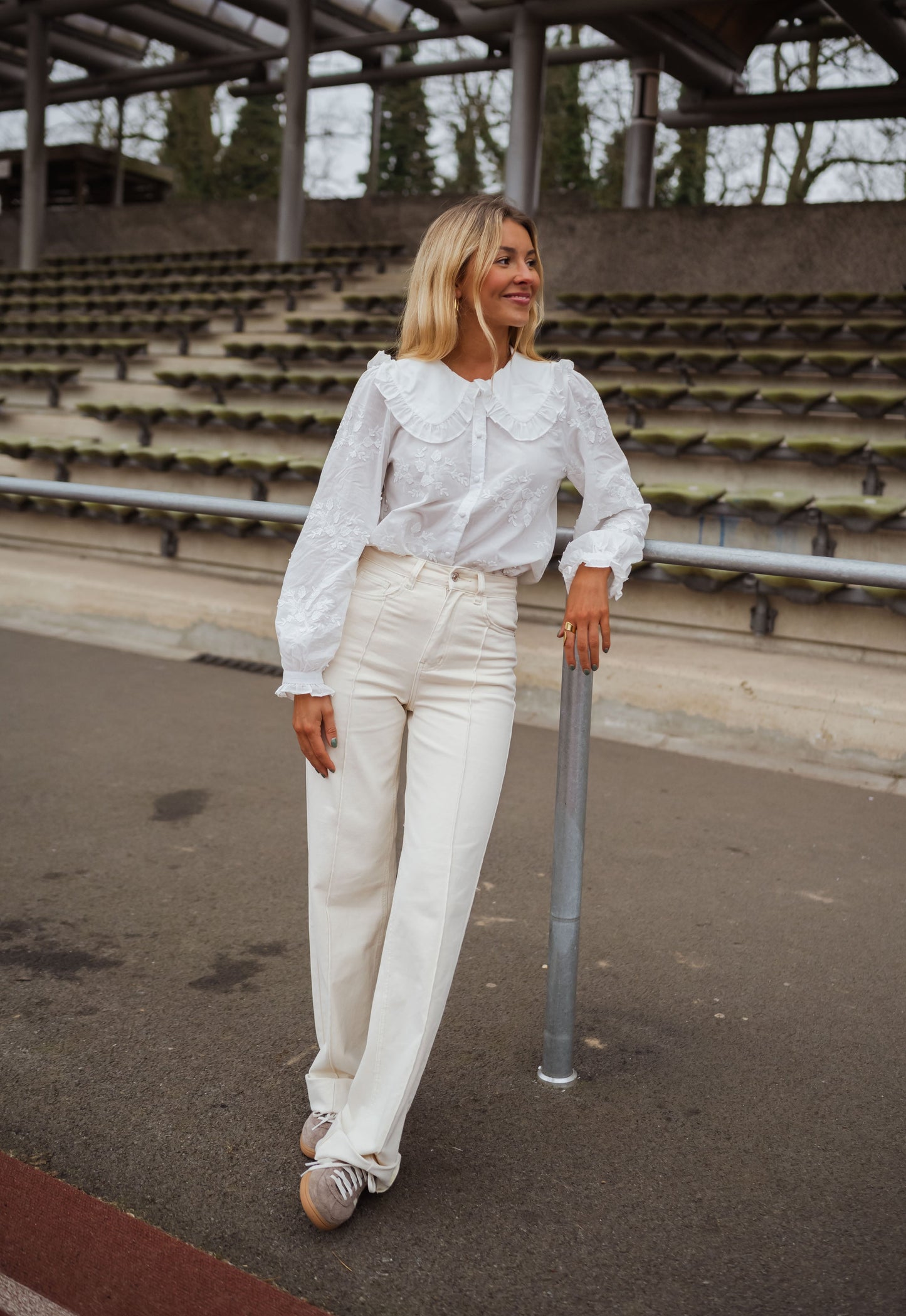 Beige Dadi Jeans