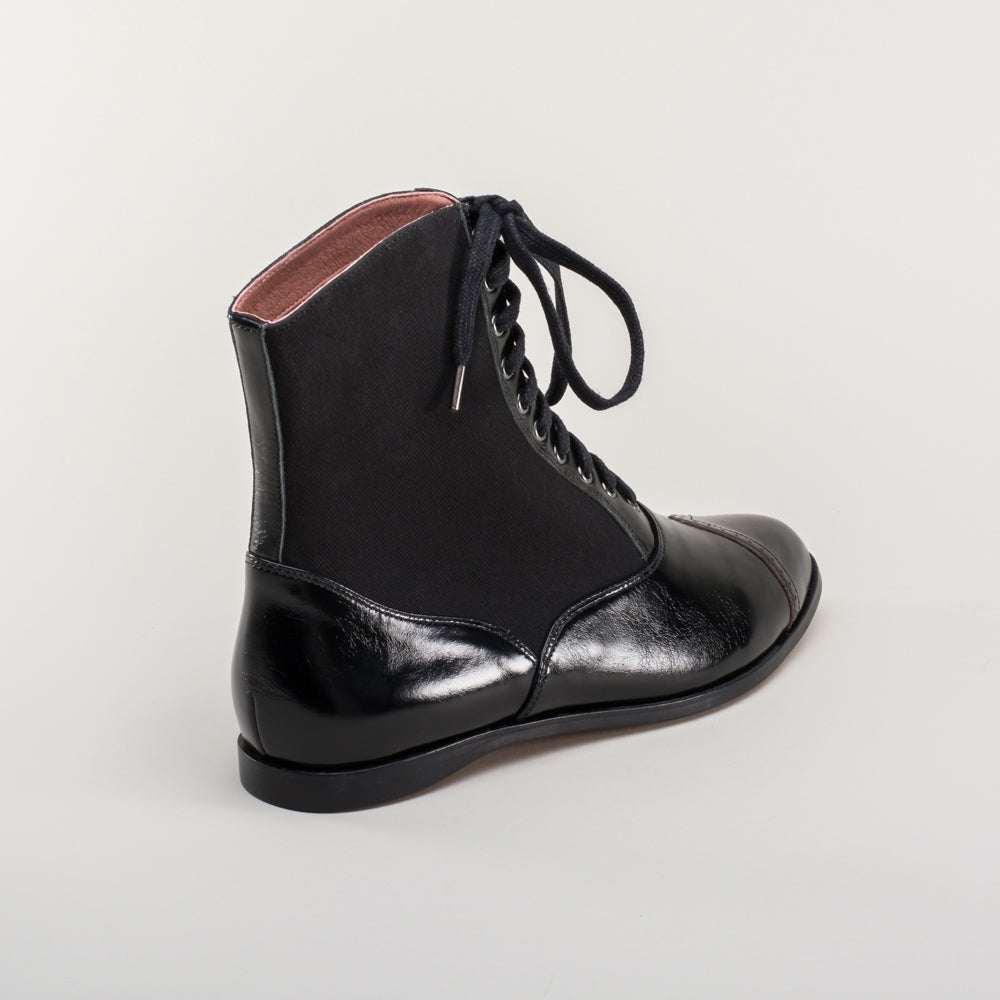Anne Boots (Black)