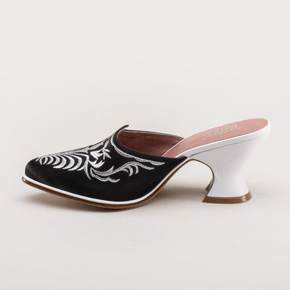 Antoinette 18th Century Mules (Black)