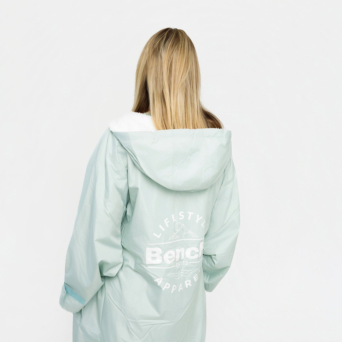 Bench Leacy Waterproof Changing Robe
