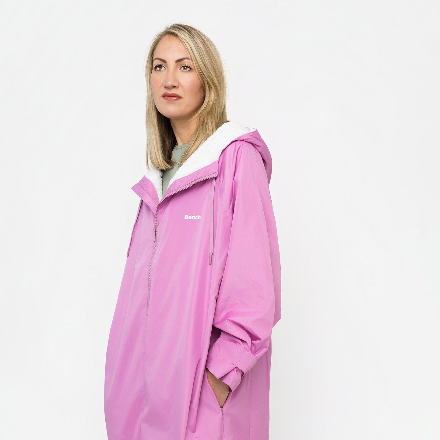 Bench Leacy Waterproof Changing Robe