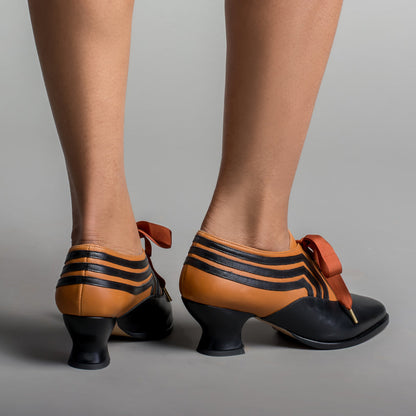 Bernadette Edwardian Oxfords Wide (Cognac/Black)