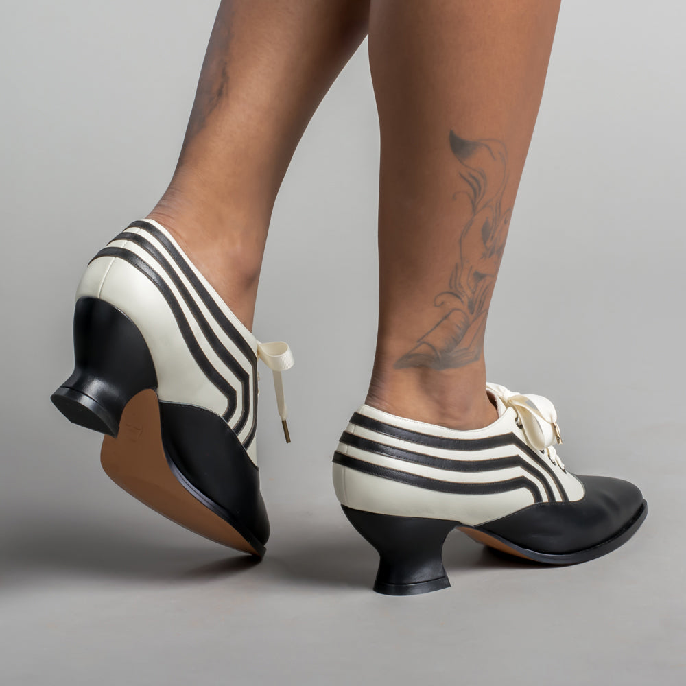 Bernadette Edwardian Oxfords Wide (Ivory/Black)