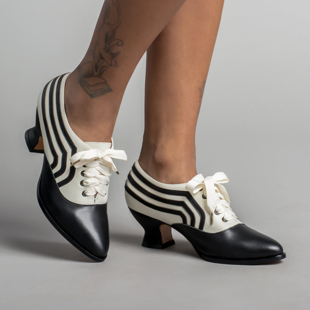 Bernadette Edwardian Oxfords Wide (Ivory/Black)