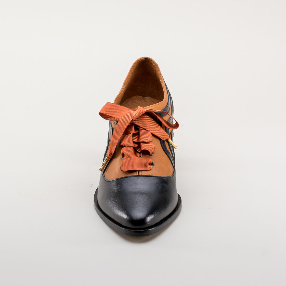 Bernadette Women's Edwardian Oxfords (Cognac/Black)
