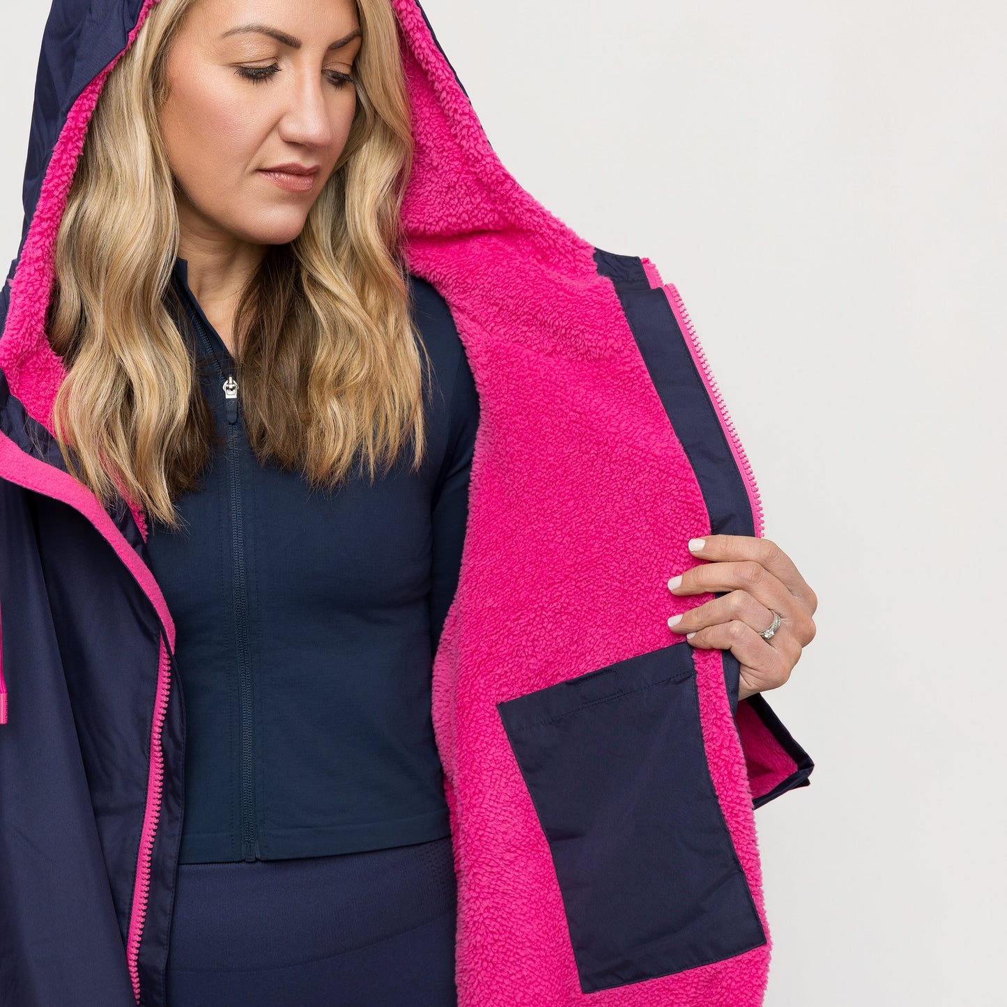 Bench Leacy Waterproof Changing Robe