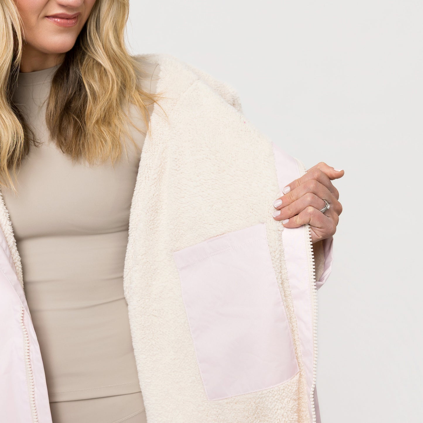 Bench Leacy Waterproof Changing Robe