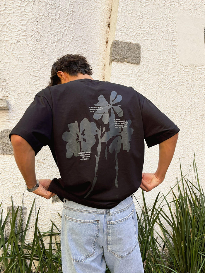 Camiseta Boxy Flowers - Four Street