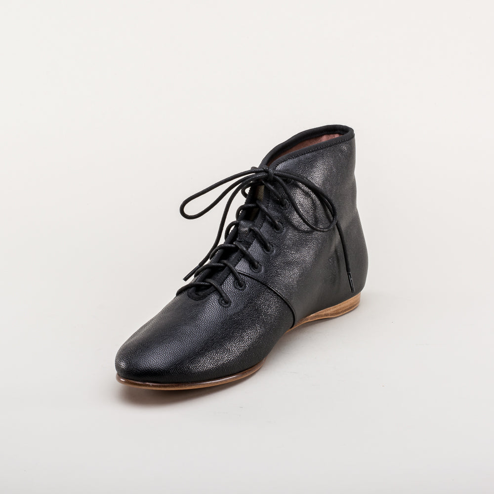 Emma Regency Leather Boots (Black)