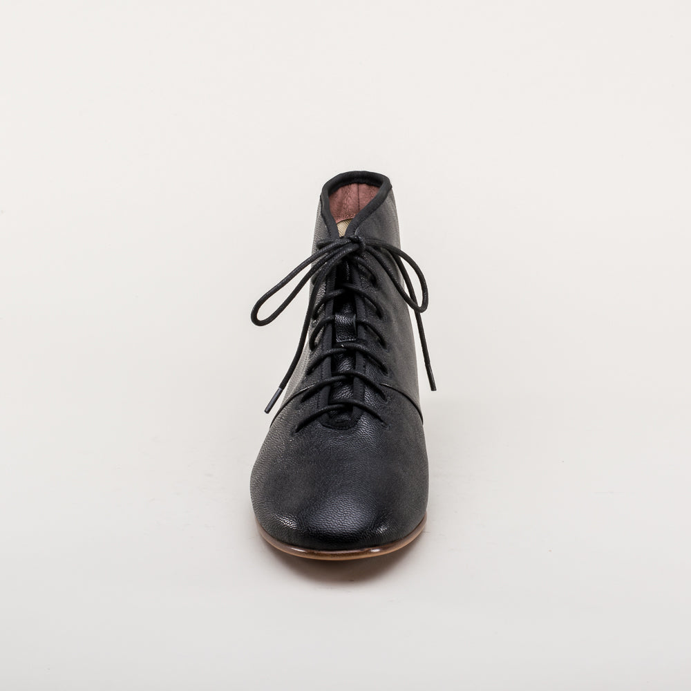 Emma Regency Leather Boots (Black)
