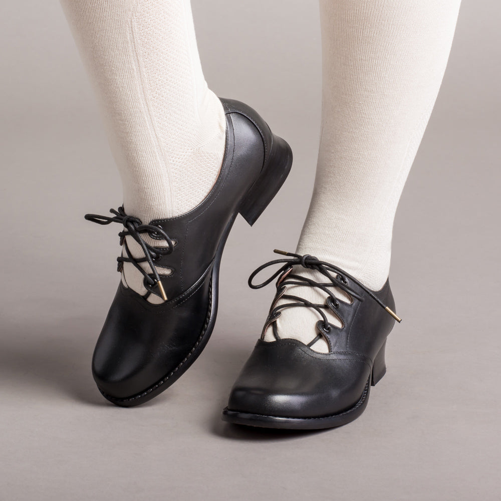 Ghillie Vintage Lace-Up Shoes (Black)