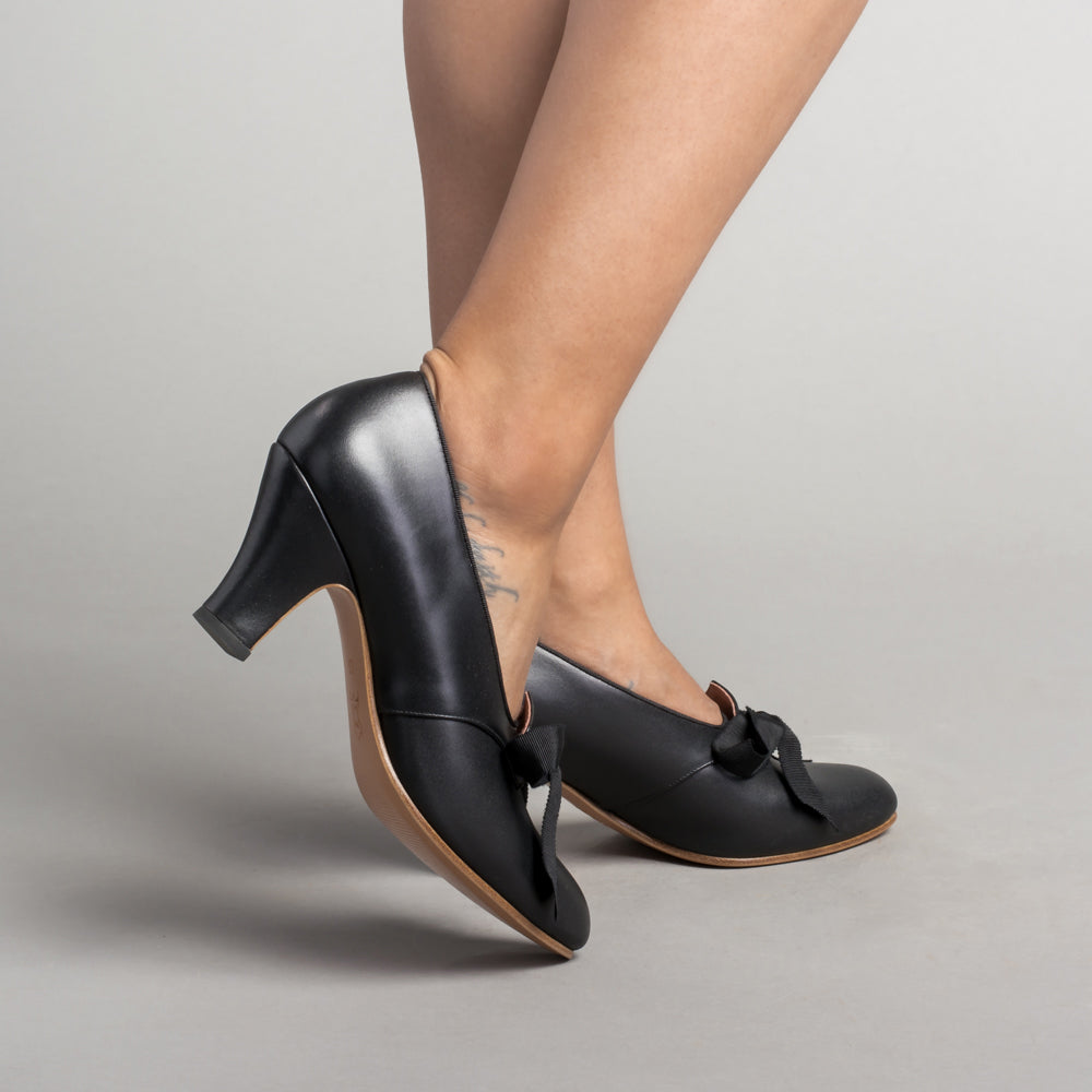 Hazel Women's Vintage Pumps (Black)