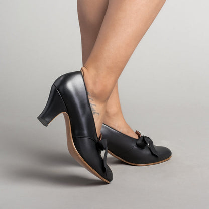 Hazel Women's Vintage Pumps (Black)