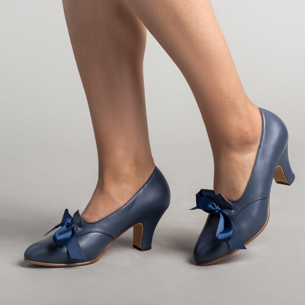 Hazel Women's Vintage Pumps (Navy)