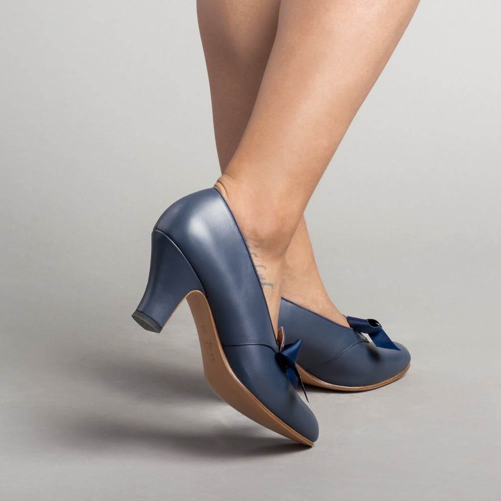 Hazel Women's Vintage Pumps (Navy)