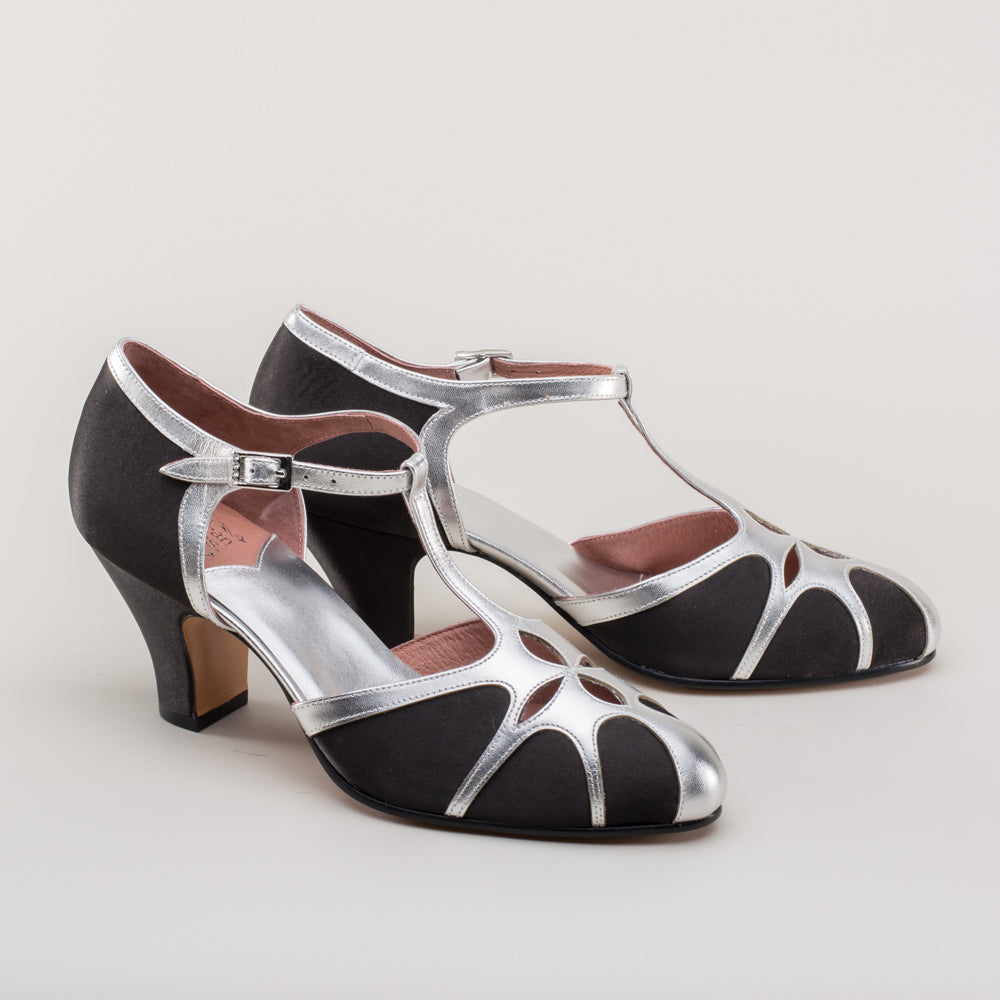 Lilith Vintage Flapper T-Straps Wide (Black/Silver)